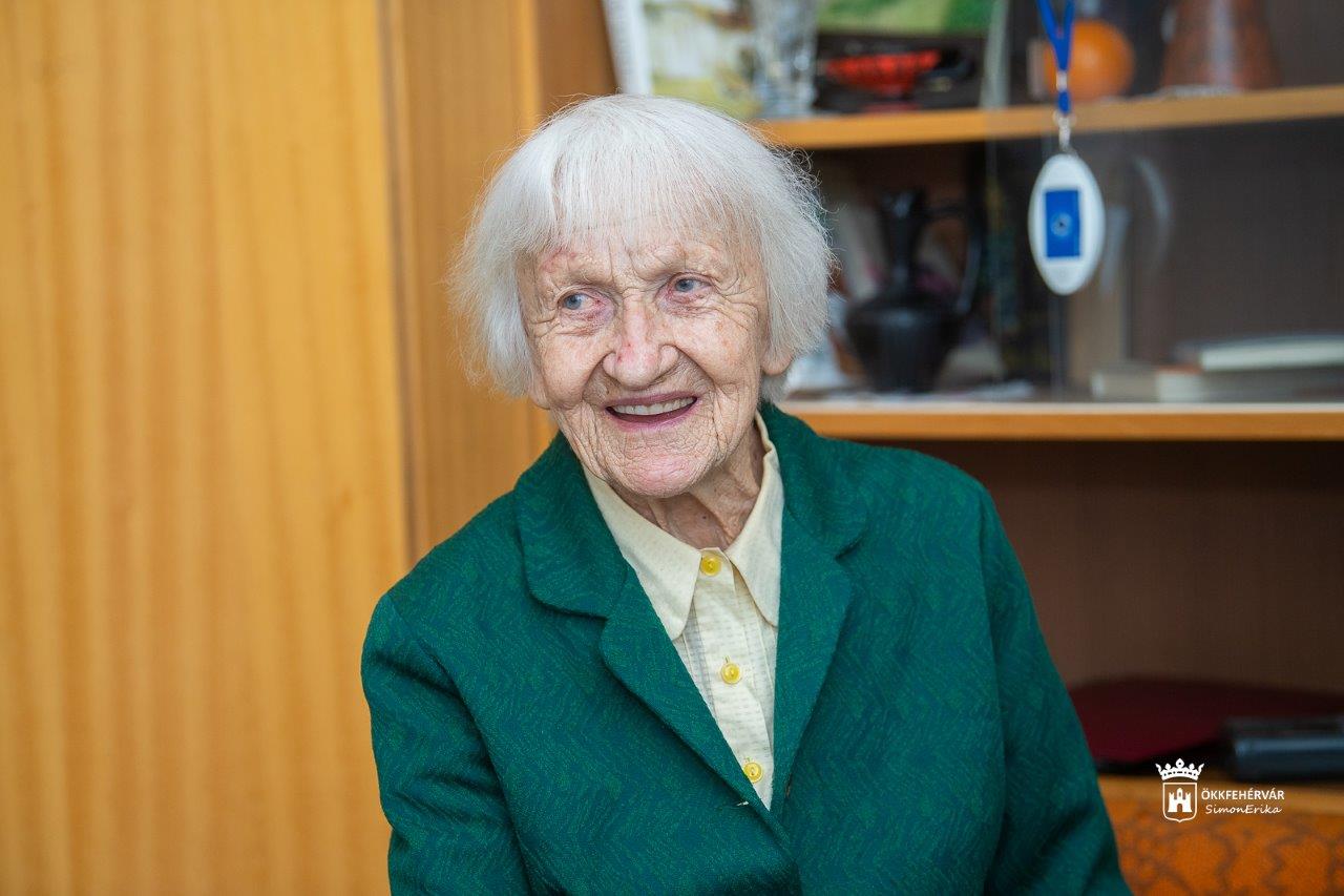 A 100 éves Baumkirchner Erzsébetet köszöntötték
