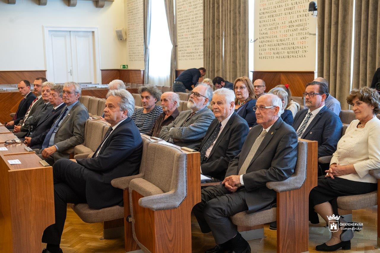 A Rákóczi-szobor felállításának támogatóit köszöntötték a Városházán