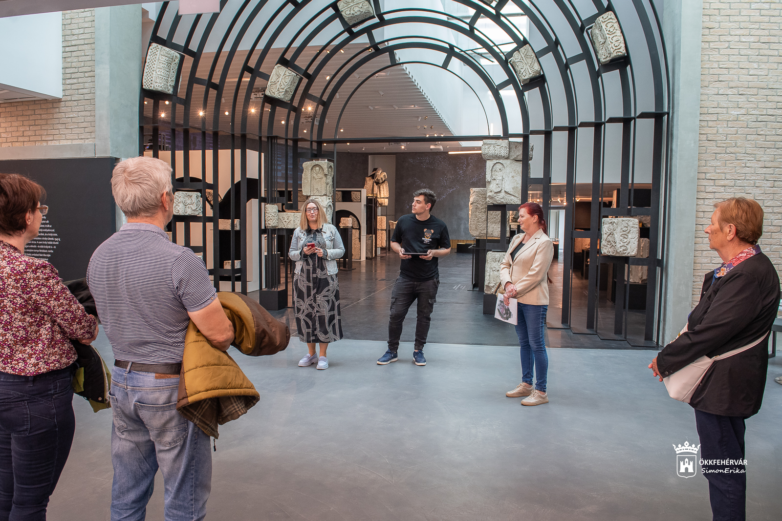 Idegenvezetés a Tourinformmal a Koronázó Bazilika Látogatóközpontban