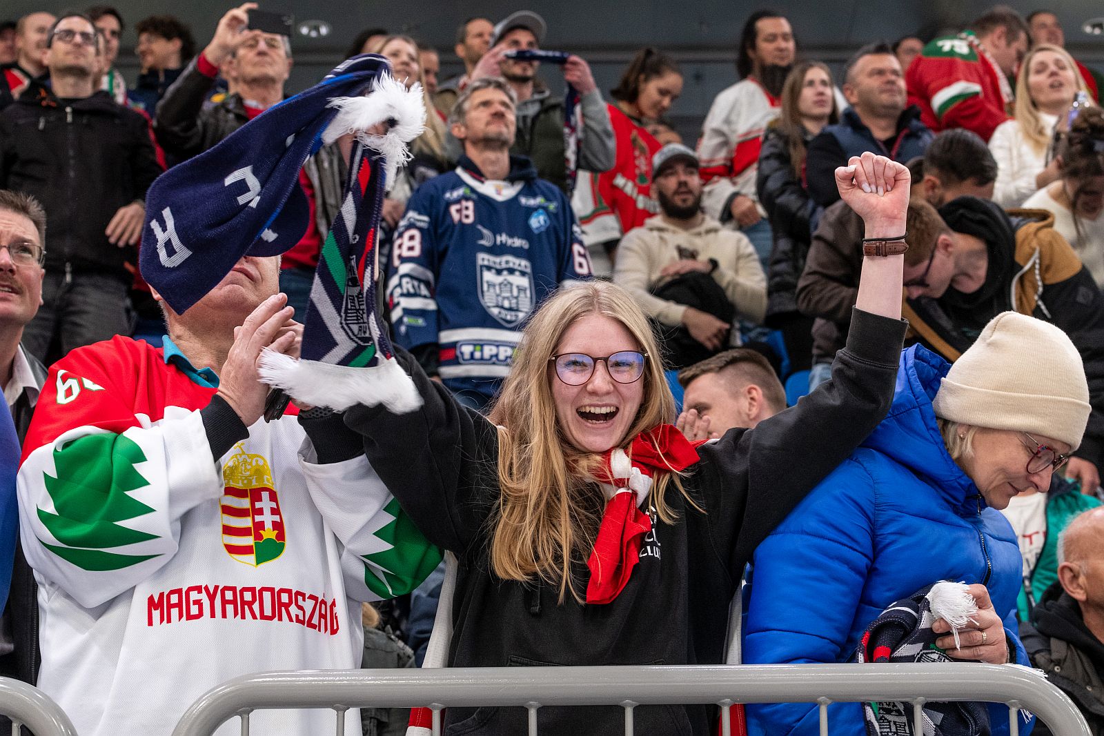 Így szurkoltunk a jégkorong válogatottnak az Alba Aréna megnyitóján