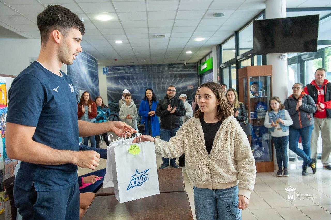 Díjátadó a 11. Alba Fehérvár gyermekrajz pályázaton