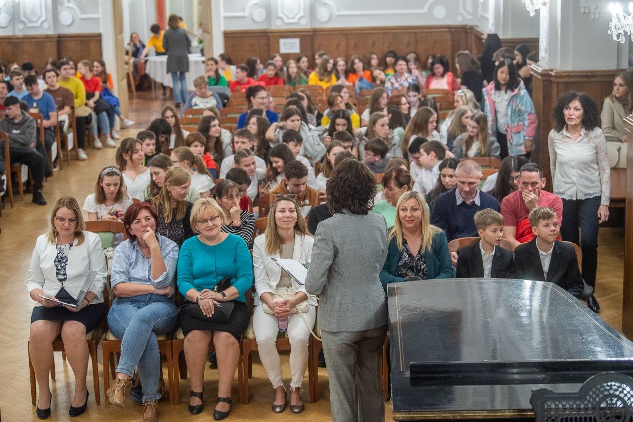 Az Alba Regia Gyermek- és Ifjúsági Kórusfesztivál nyitó koncerje