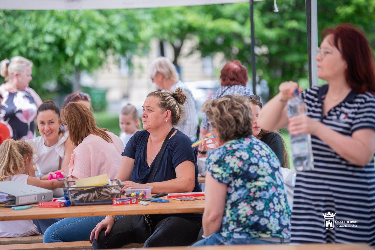 Színes programok a Jávor Ottó téren