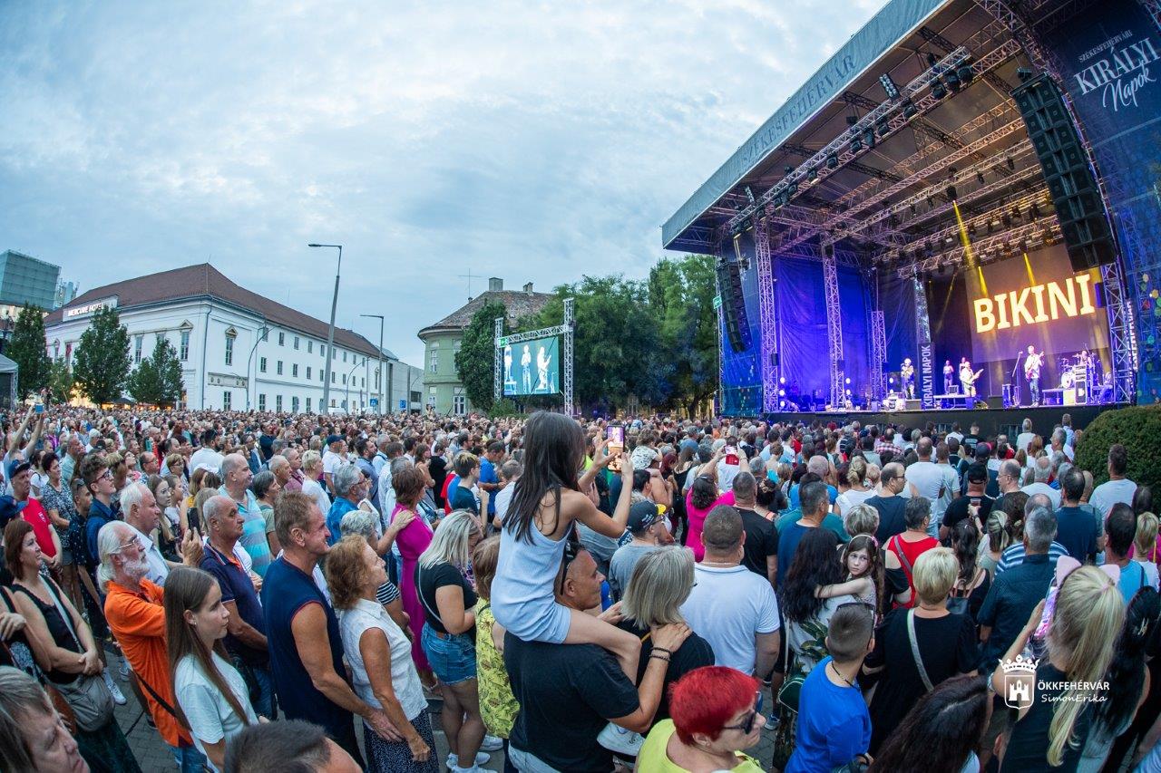 Bikini Székesfehérváron a Királyi Napokon 2024.