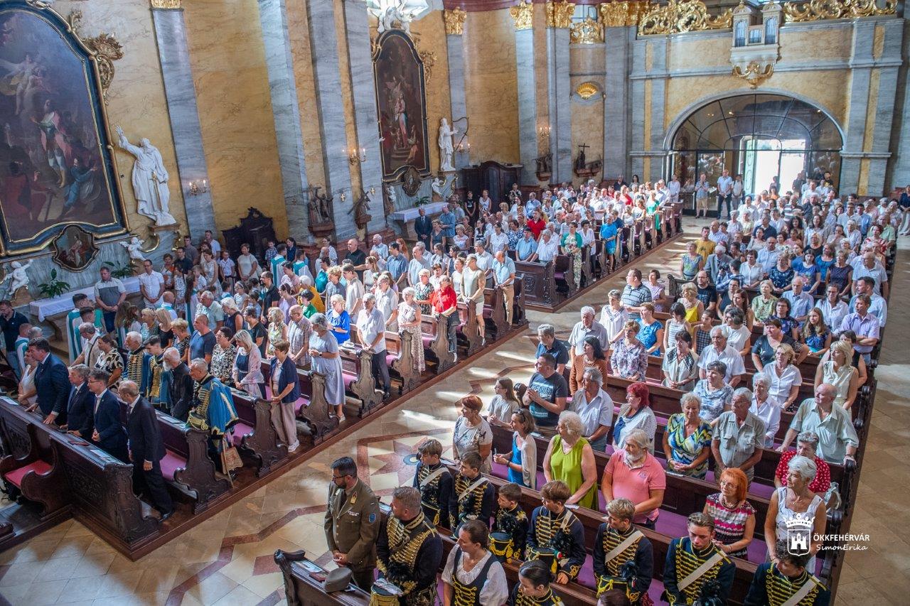 Böjte Csaba atya mondott szentbeszédet a Bazilikában a vasárnapi misén