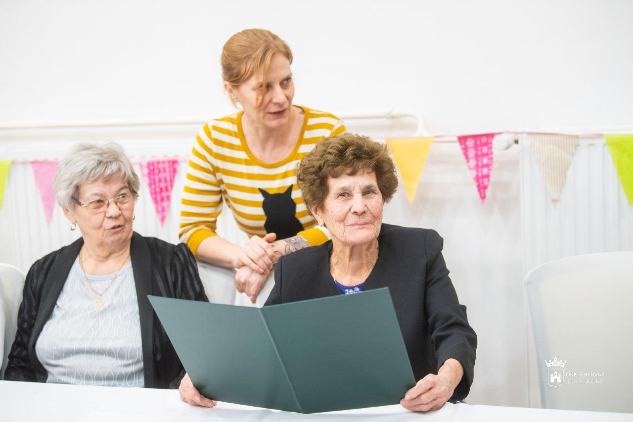 Borbély Károlyné köszöntése 90. születésnapján