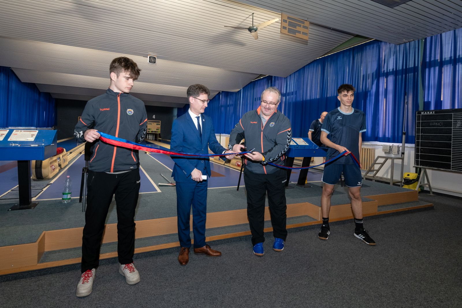 Belül teljesen megújult  a Köfém SC tekepályája