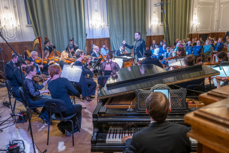 Beavató koncert talkshow a Szent István Művelődési Házban