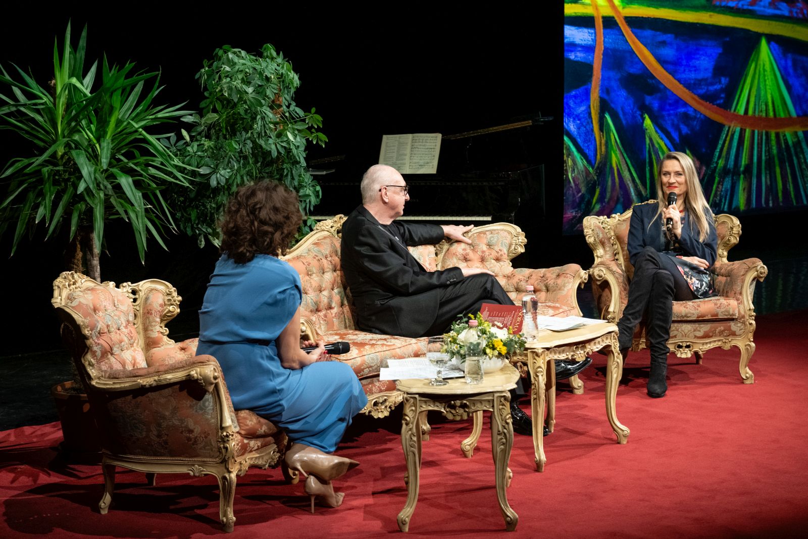 Operavarázs Szikora János vendégeivel