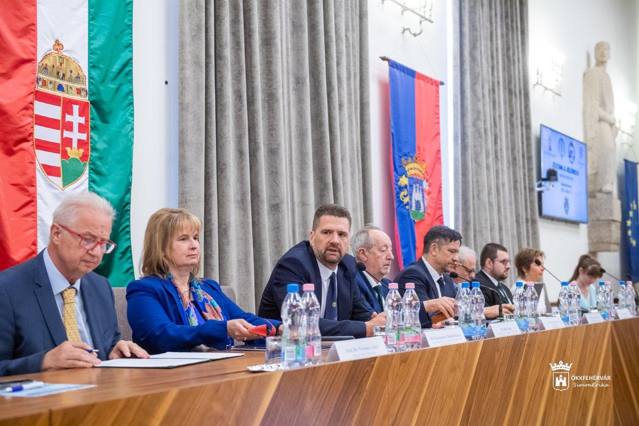 Jövőnk a jelenben - nemzetközi jogász konferencia Fehérváron