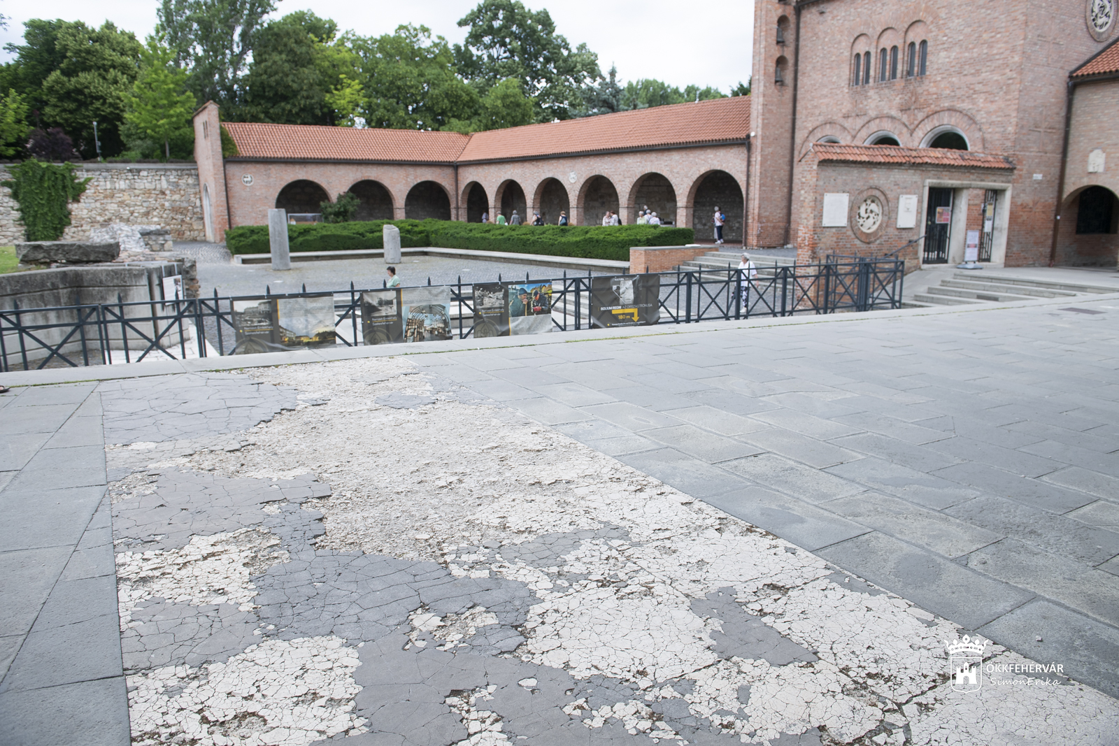 Indul a Koronázó tér felújítása!