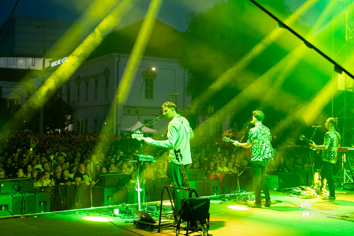 Képeken a Bagossy Brothers Company fehérvári koncertje