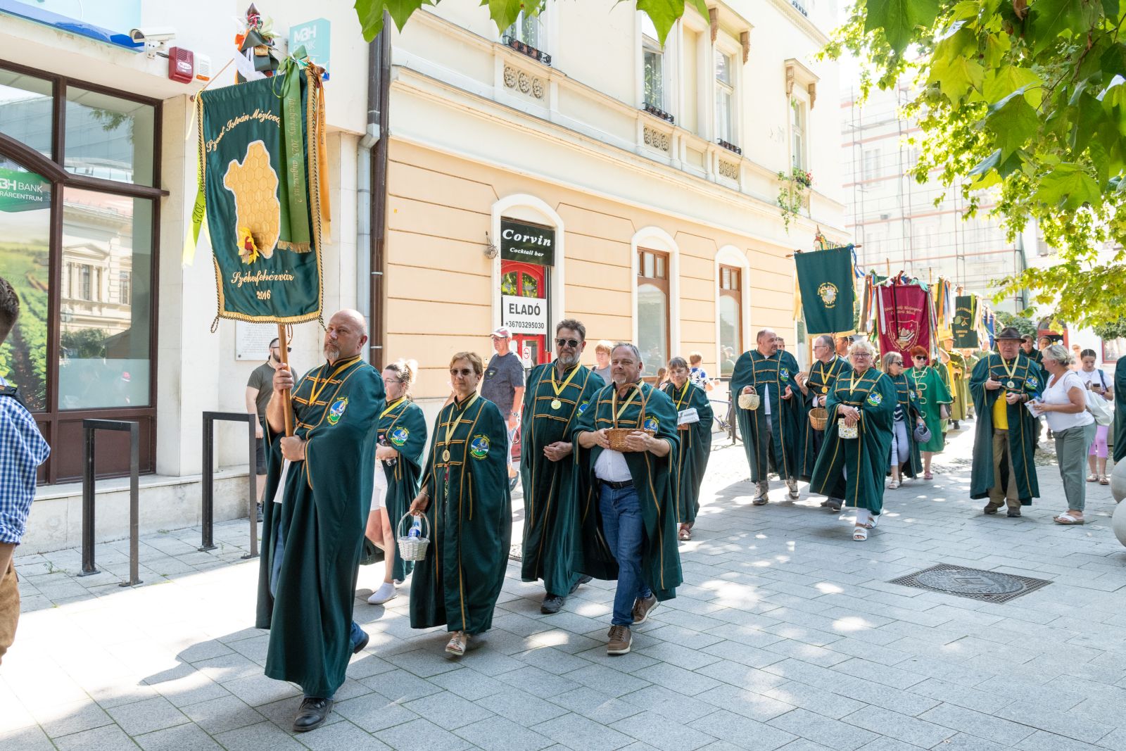 Ünnepi felvonulás a Fehérvári Mézünnepen
