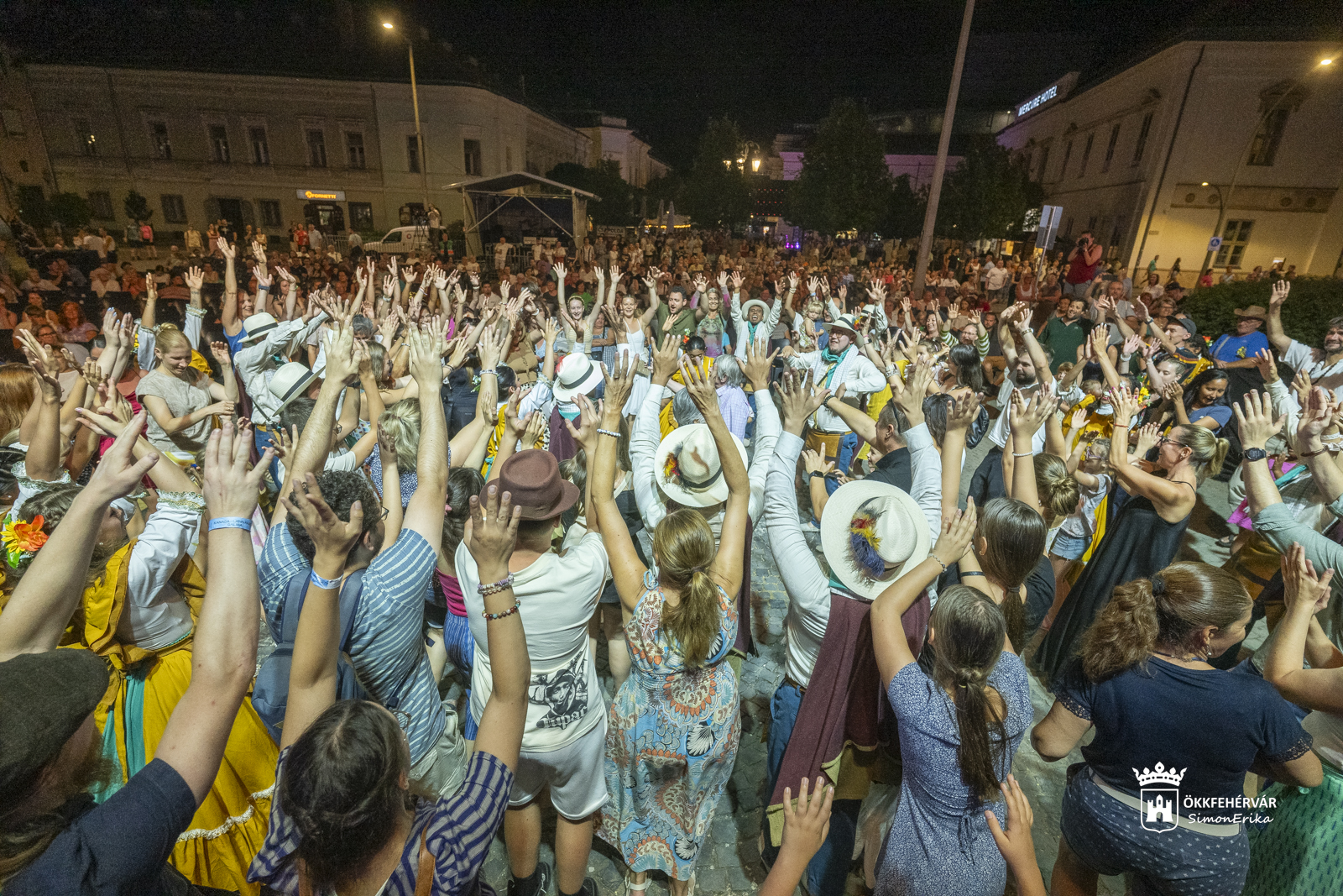 Királyi Napok Nemzetközi Néptáncfesztivál szerdán a Zichy színpadon