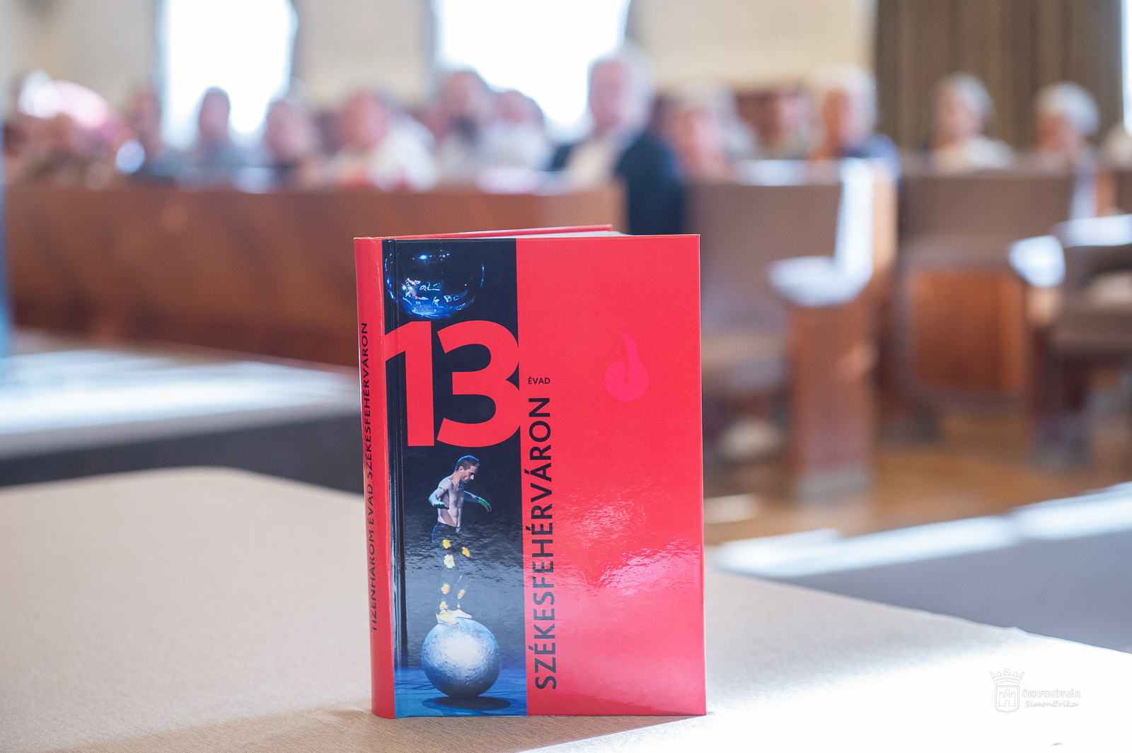 13 évad Székesfehérváron könyvbemutató a színházban