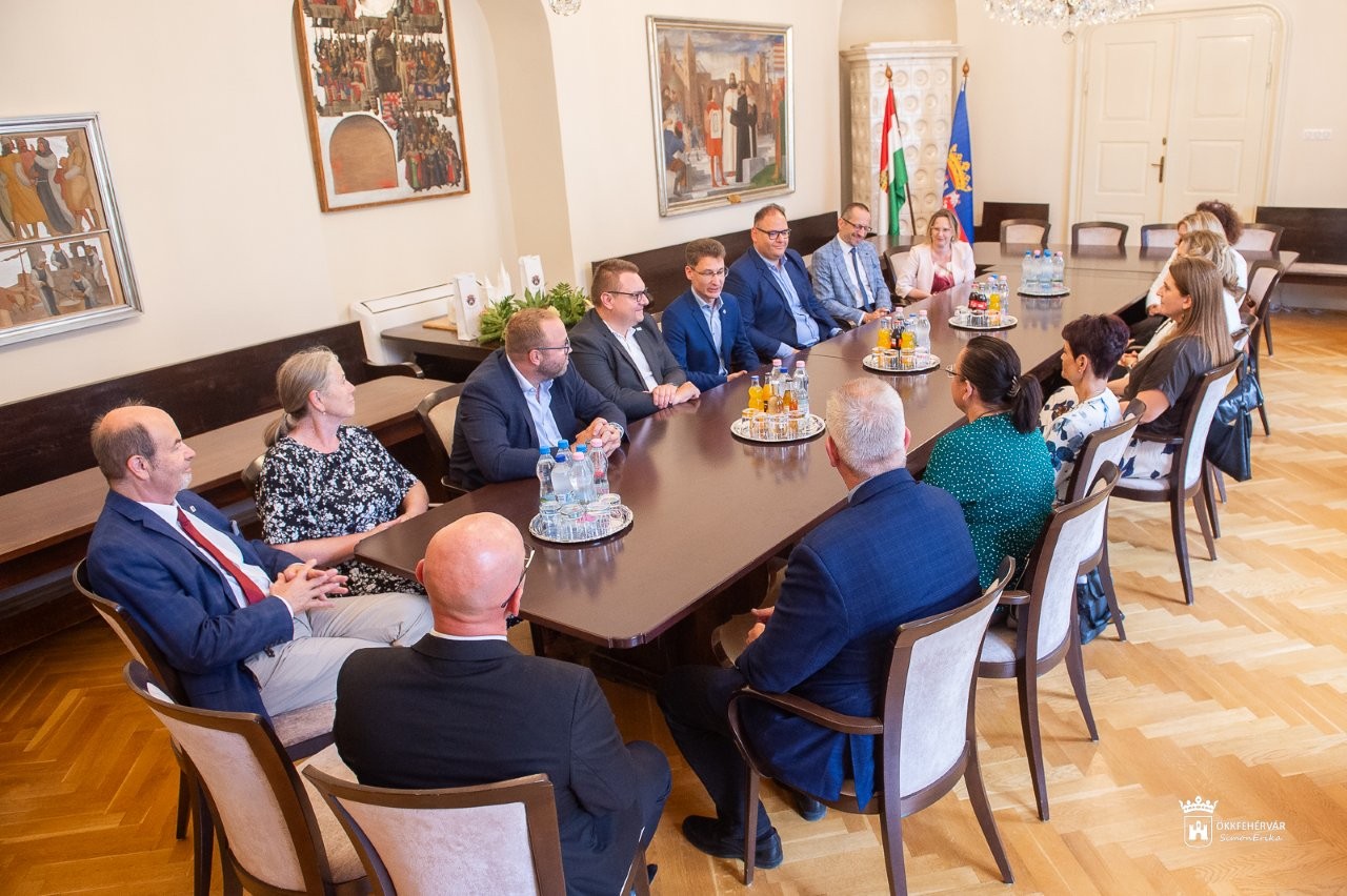 Az idén kinevezett iskolaigazgatókat fogadták a Városházán