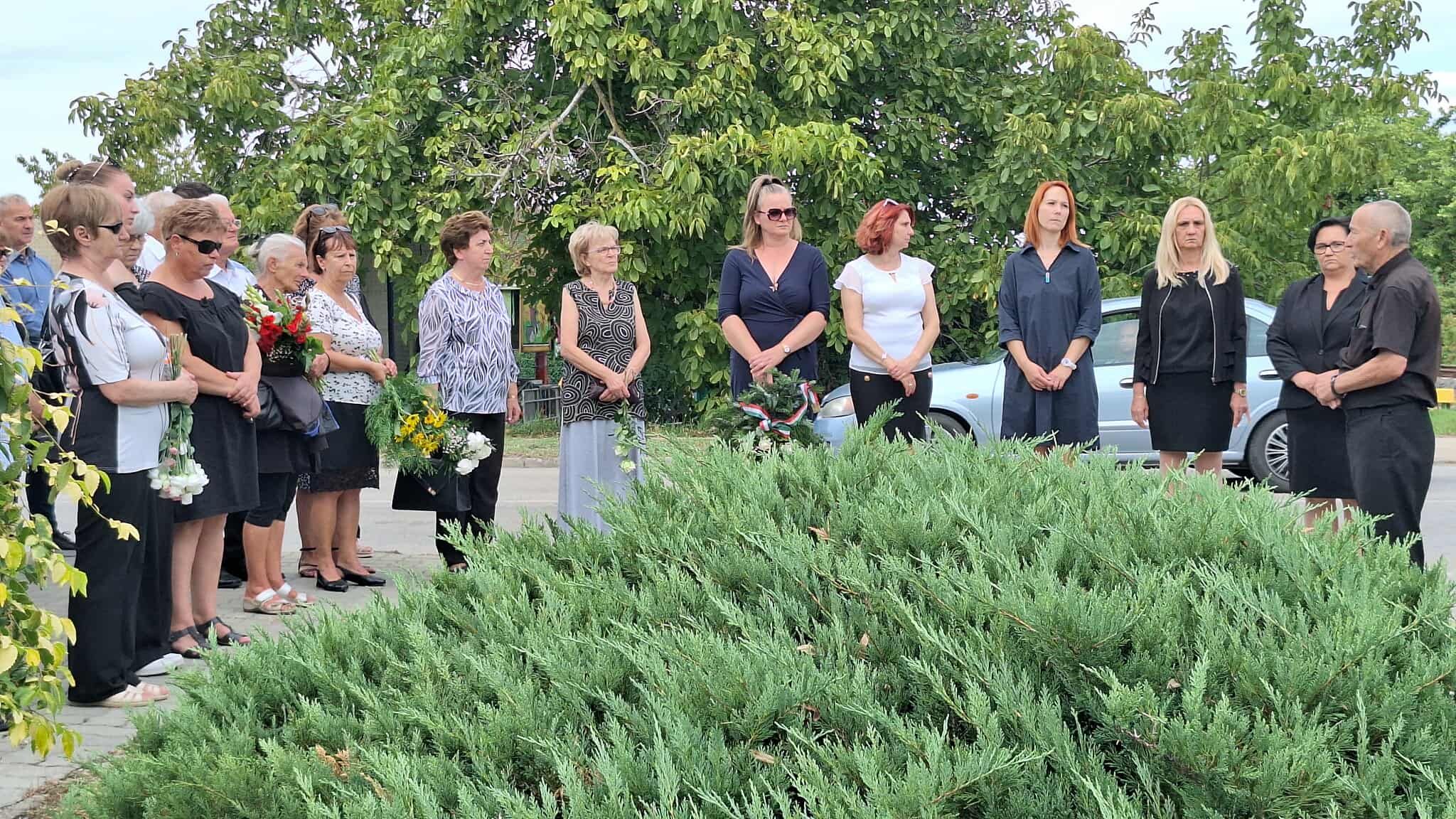 Megemlékezés Feketehegyen az 1982-es vonatbaleset áldozataira