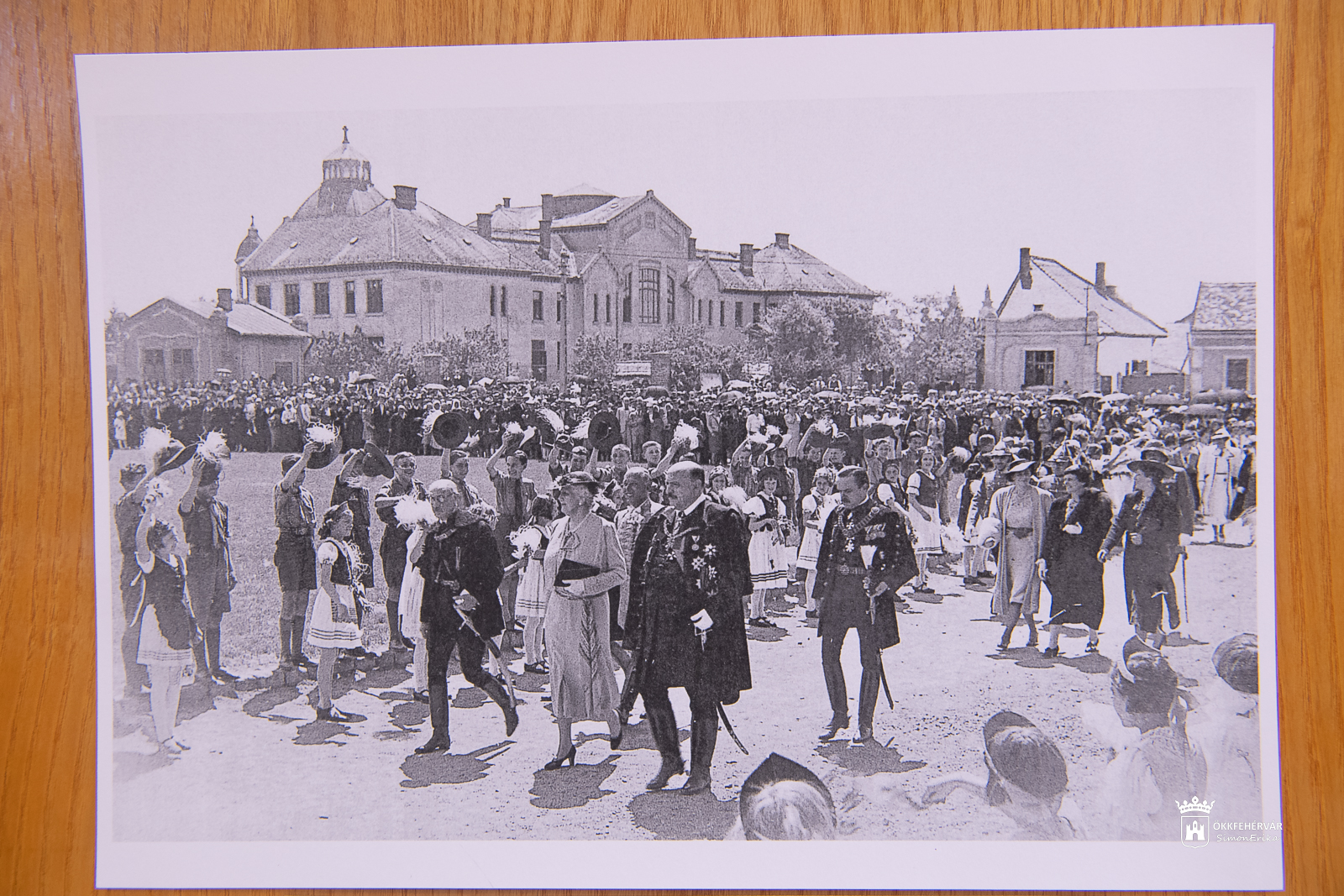 Képeken a Széna tér elmúlt 100 éve