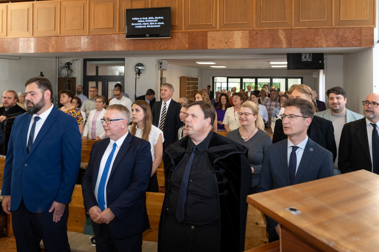 Új baptista lelkészt iktattak be Székesfehérváron