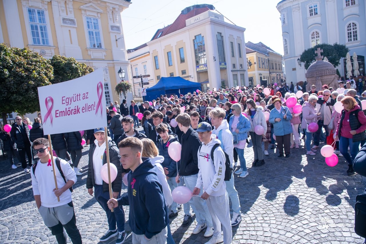 Mellrák elleni séta Székesfehérvár Belvárosában 2025.