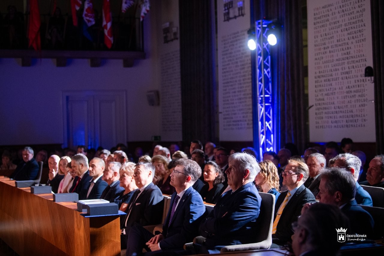 Tizennyolcadik alkalommal adta át a Fejér Vármegyei Prima díjakat