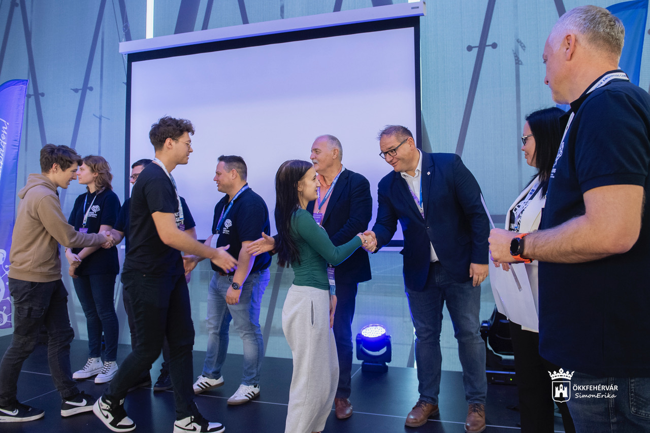 Lezárult a 4. Harman Hackathon a Sóstói Stadionban