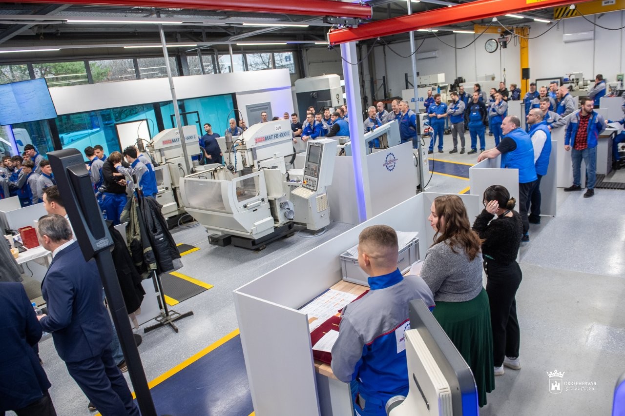 Képeken a H.T.M. Zrt. megújult képzőközpontjának átadása