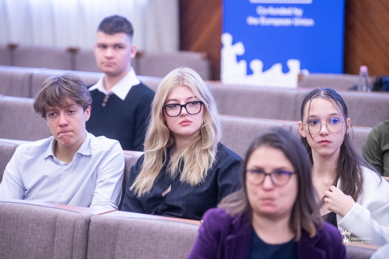 Nemzeti Ifjúsági Tanács roadshow Székesfehérváron