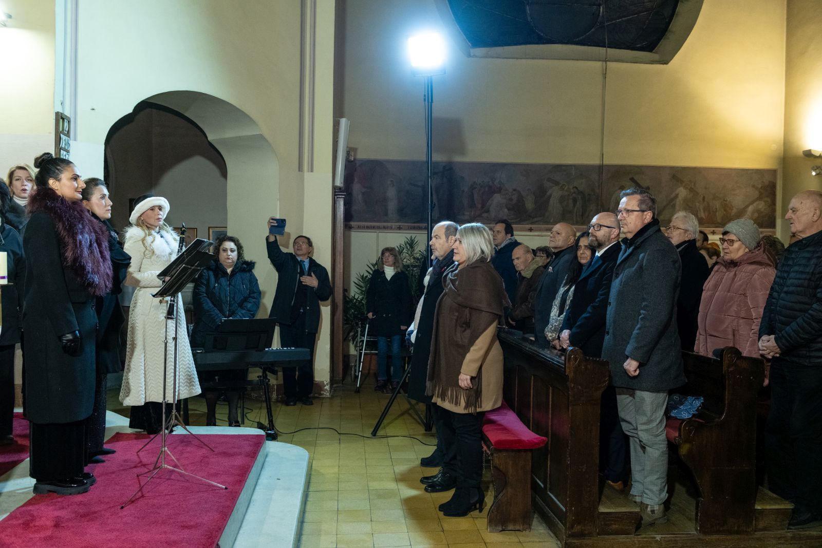 Máltai és magyar dallamok az adventi éjben