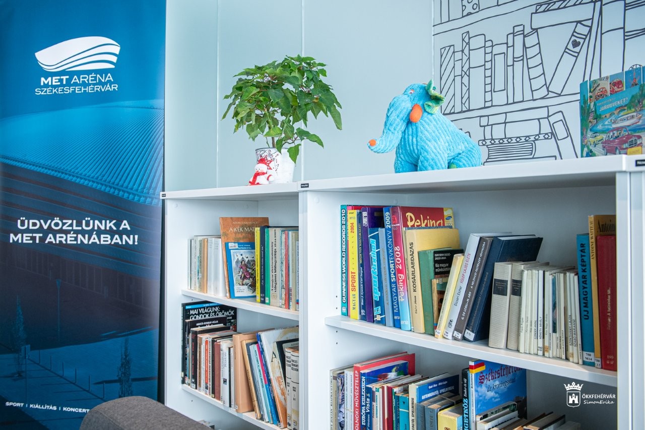 Megnyílt a Könyves Kuckó a MET Arénában