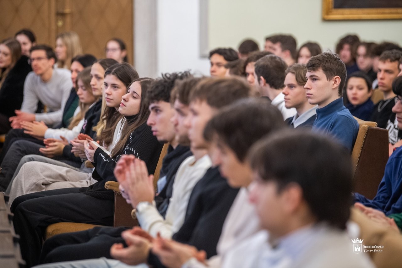 Don-kanyar ifjúsági konferencia a Vármegyeházán
