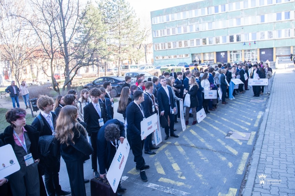 Elkezdődött az Országos Diákparlament Székesfehérváron 2026.