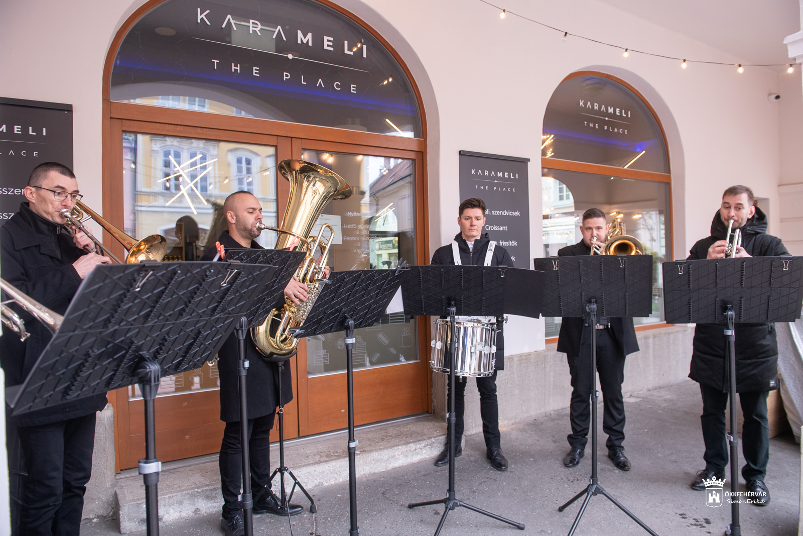 Megemlékezés a Mátyás király-emlékművénél