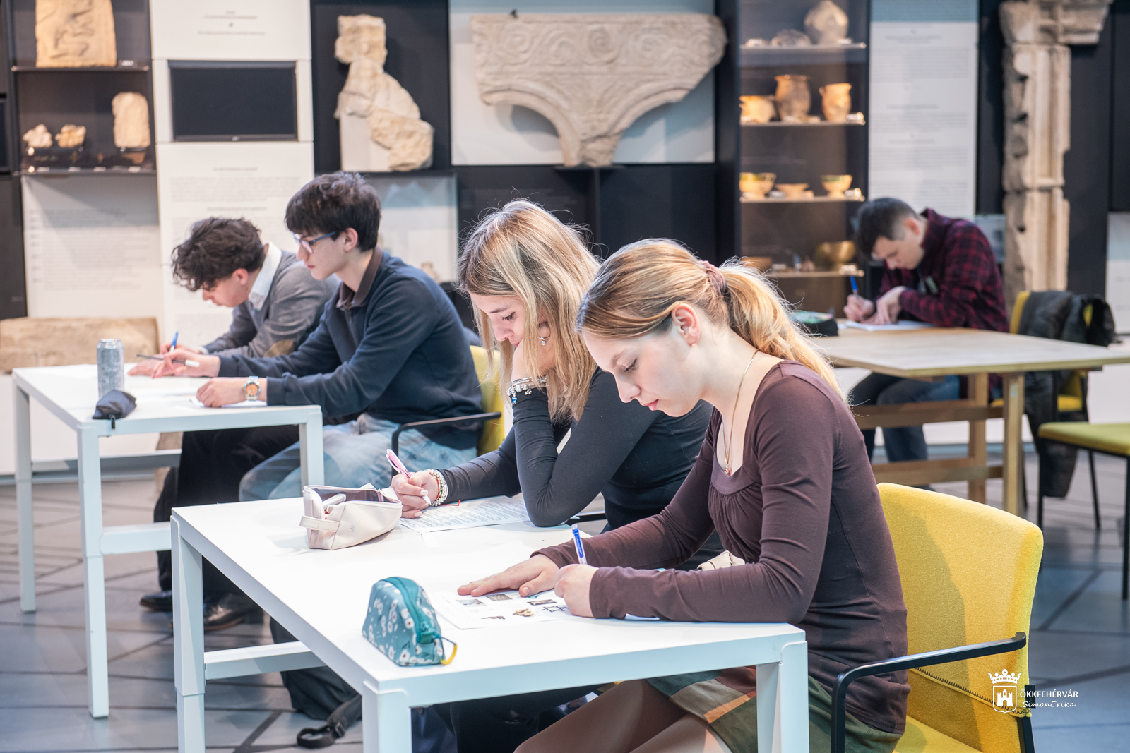 Középiskolás történelem verseny döntőjét rendezték meg Székesfehérváron