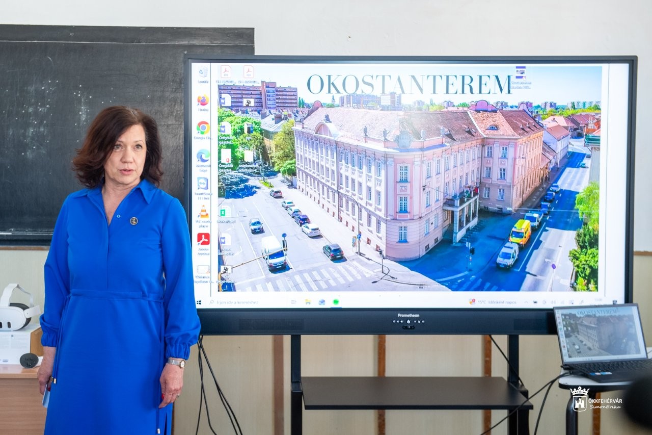 Okostantermet adtak át a Teleki Blanka Gimnáziumban