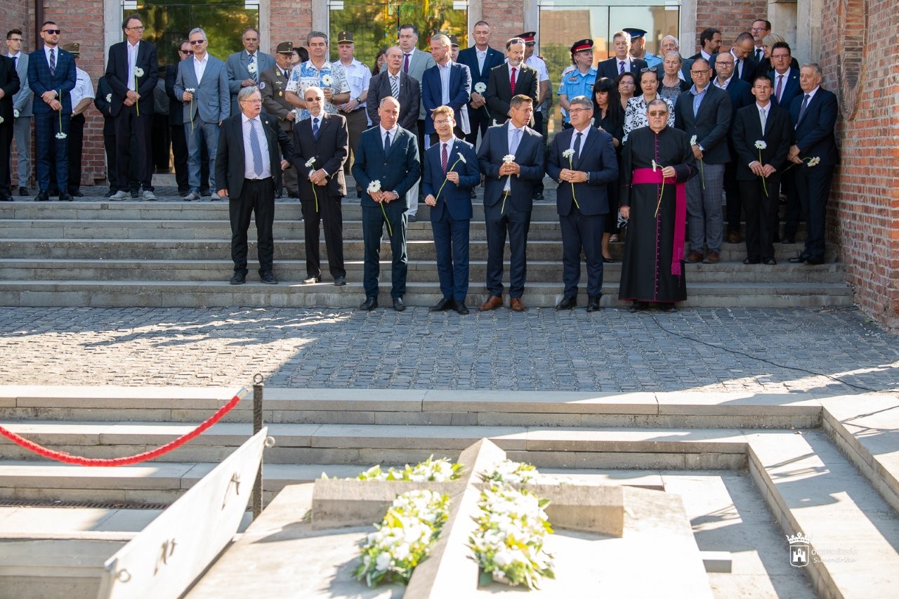 Megnyitott az osszárium a Nemzeti Emlékhelyen - idén is látogatható a Királyi Napok alatt