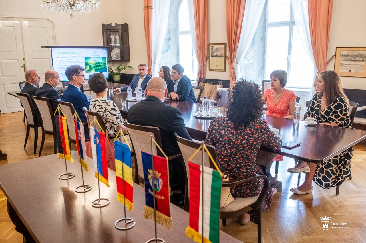 Testvérvárosok delegációját fogadták a Királyi Napokon