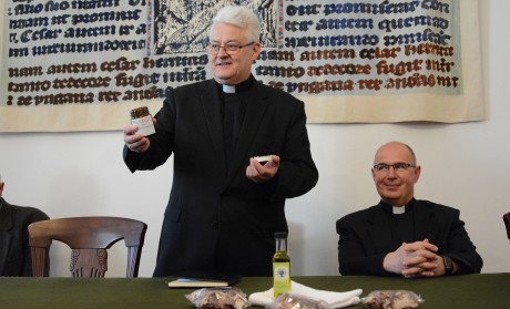 Kereplő szól majd a fehérvári Bazilika tornyából Nagycsütörtöktől Nagyszombatig