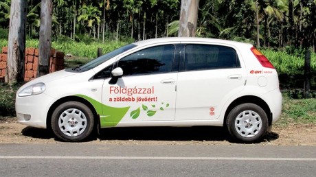 Alternatív meghajtású járműveket mutatnak be a Palotavárosi tavaknál