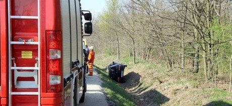 Árokba csapódott egy autó a 811-es úton