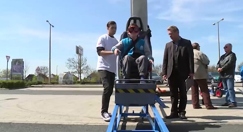 Péntekig a Tesco parkolóban várja a fehérváriakat az Autóklub kamionja