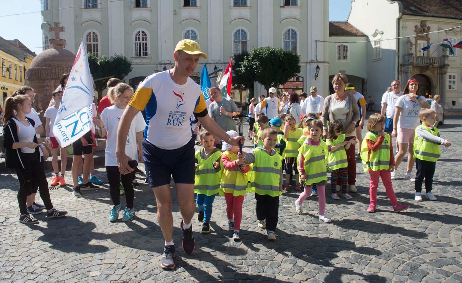 Fehérvárra érkezett a Békefutás a szeretet és az egység jegyében