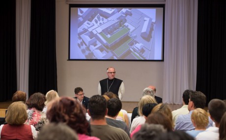 Nagyszabású fejlesztések a Cisztereknél - megújul az iskola és a templom is