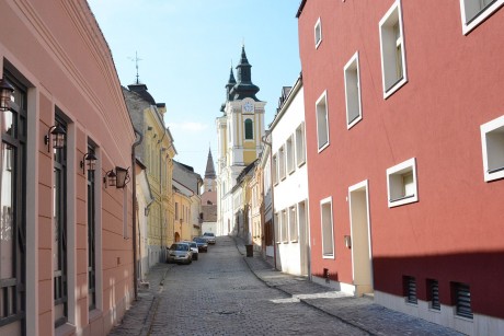Jövő héten elkezdődik az Arany János utca felújítása