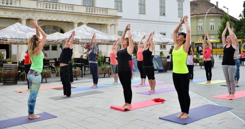 Flashmob és közös oktatás a Jóga Világnapján