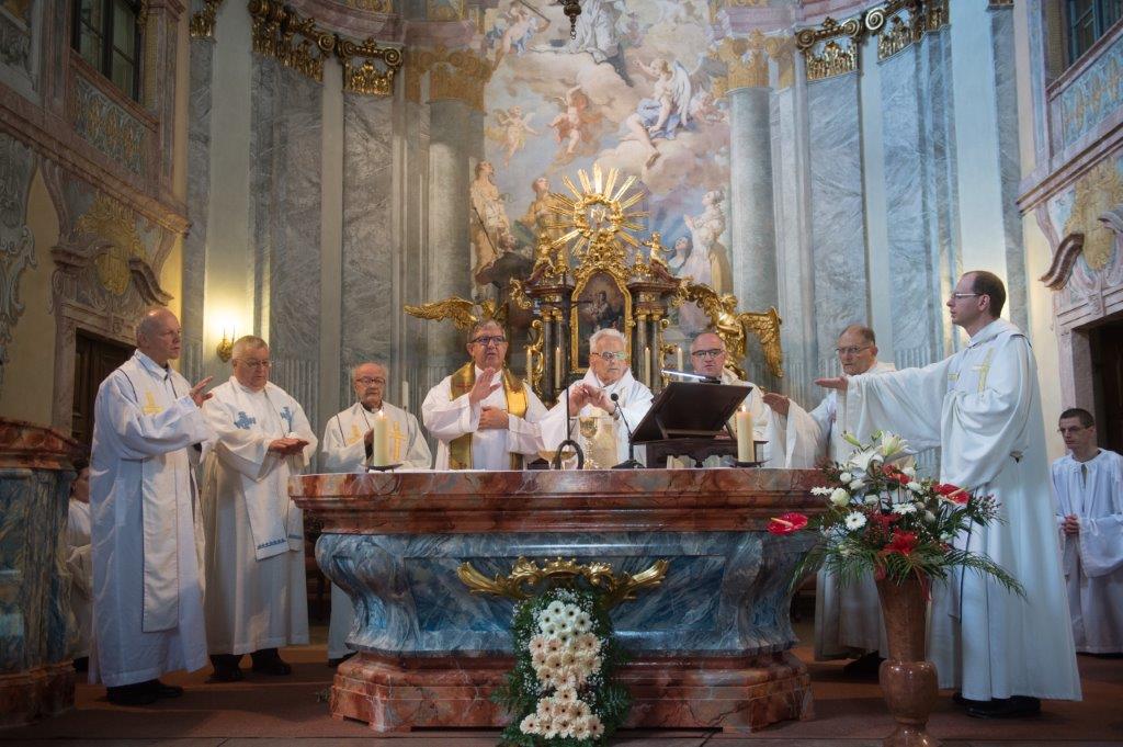 Rubinmise – 70 esztendeje szentelték pappá Ujfalussy Ottó ciszterci atyát