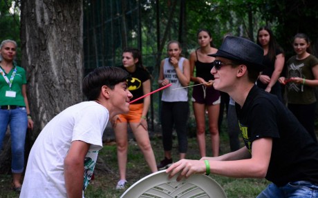Család nélkül nevelkedő gyerekeknek rendeztek tábort