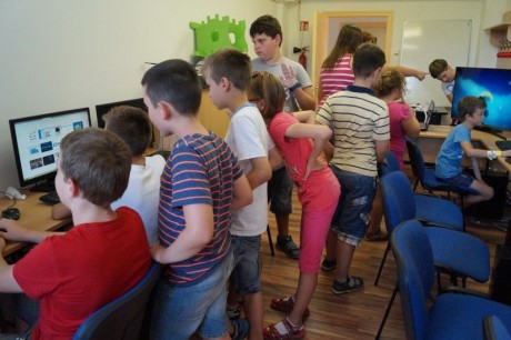 Kölyökgólya nyílt napot szervez a Digitális Tudás Iskolája Általános Iskola