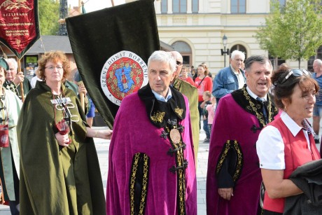 Az ország legnagyobb borrendi találkozóját rendezték a nemzet ünnepén