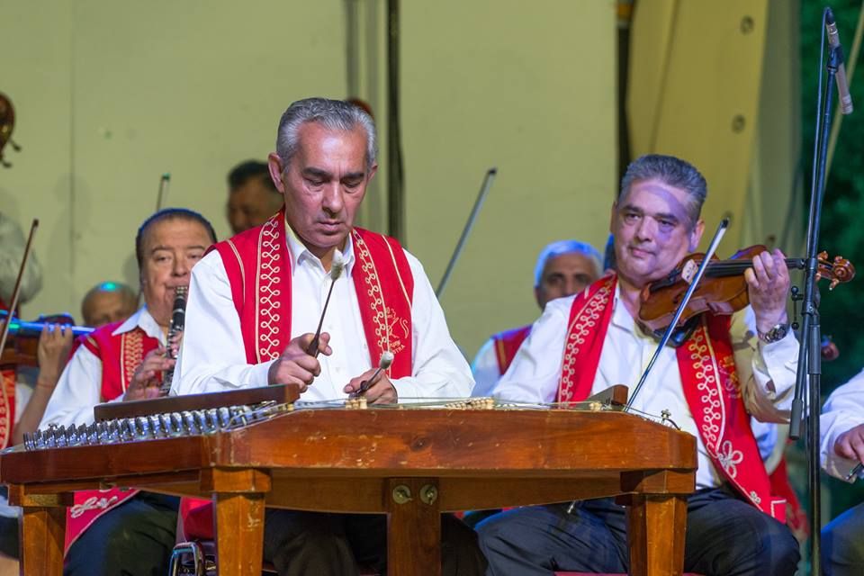 A 100 Tagú Cigányzenekar lép fel szombaton a Feketehegyi Kultúrudvarban